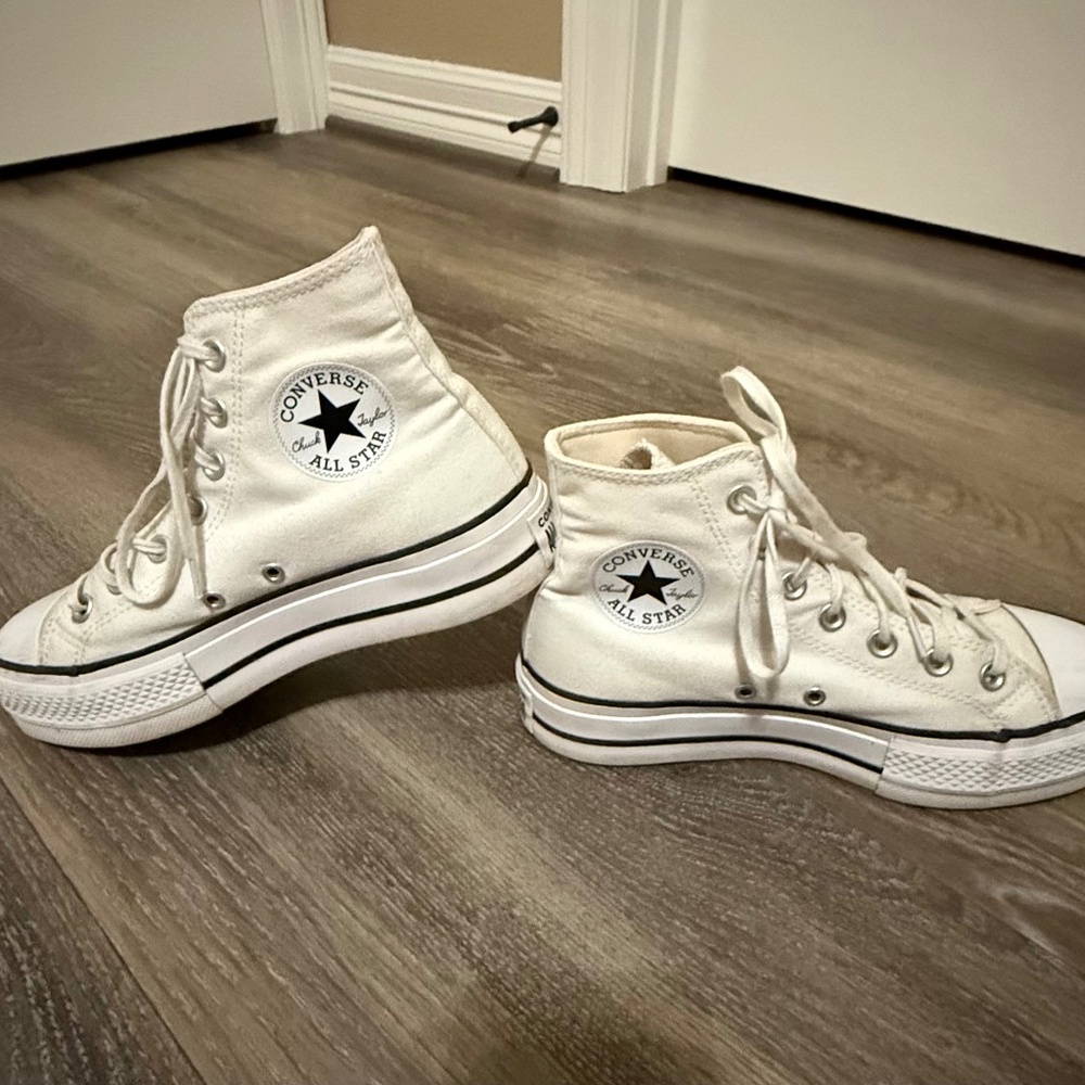 White Chuck Taylor All Star Hightop Platform